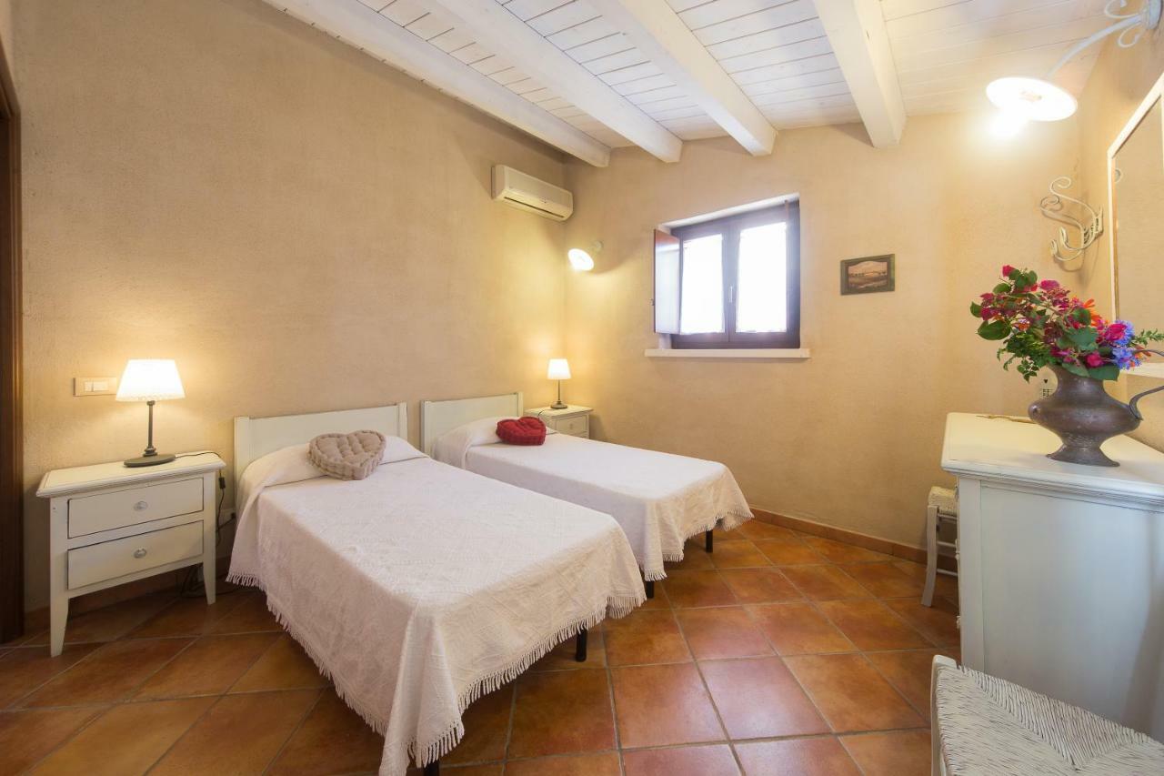Casale Del Coccio Guest House Шикли Екстериор снимка